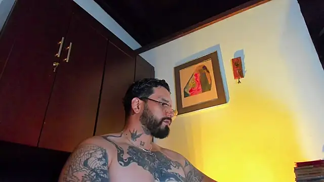 Snapshot of CamiloGray_ chatting on 06-03-26, 02:33 CamiloGray online show from 06-03-26, 02:33