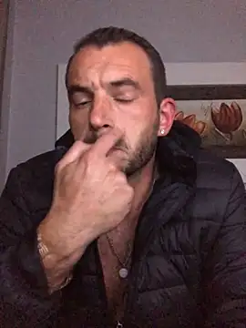 Snapshot of Ricardo_Gaucho36 chatting on 10-31-25, 02:45 Ricardo Gaucho36 online show from 10-31-25, 02:45