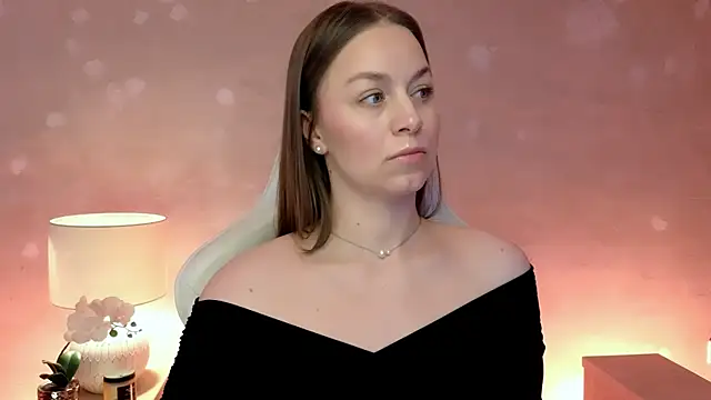 Snapshot of MilaFleur chatting on 05-07-26, 02:11 MilaFleur online show from 05-07-26, 02:11