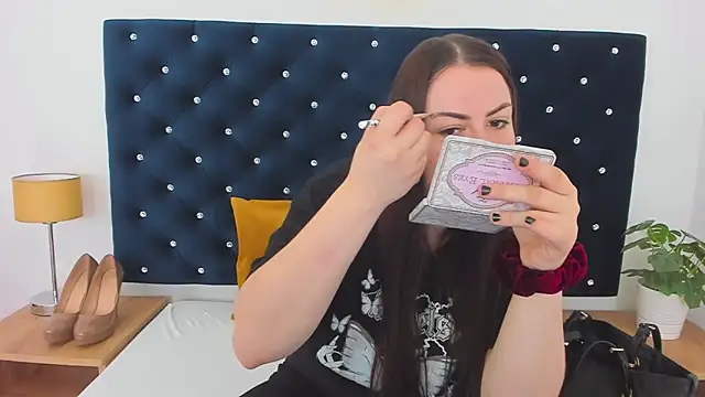 EvaLick online show from 02-12-25, 06:19