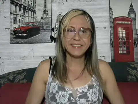 Snapshot of divahot08 chatting on 01-09-25, 10:52 divahot08 online show from 01-09-25, 10:52