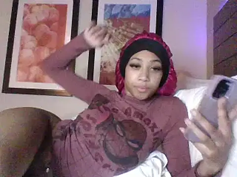 Snapshot of sexybribri@xh chatting on 01-01-25, 09:28 sexybribrixh online show from 01-01-25, 09:28