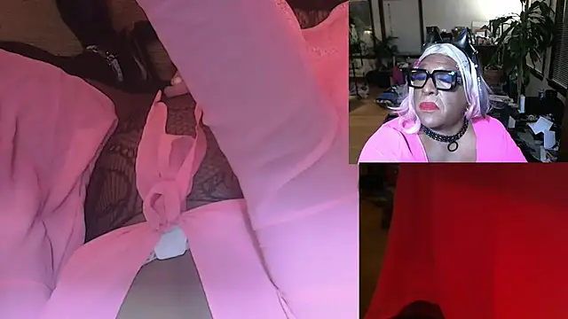 Snapshot of Gray-Platinum-Orchid chatting on 01-01-25, 12:00 Gray-Platinum-Orchid online show from 01-01-25, 12:00