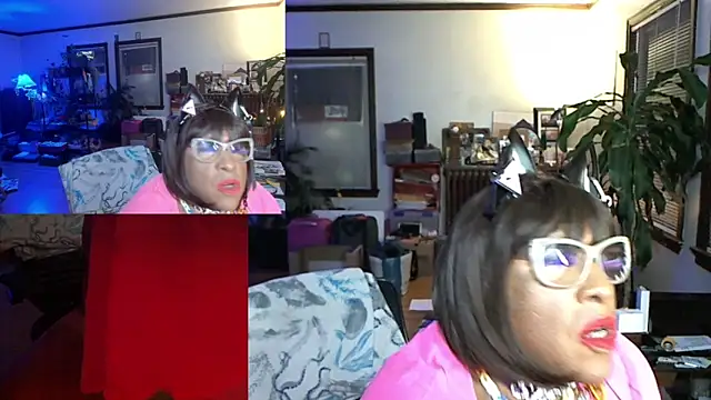 Snapshot of Gray-Platinum-Orchid chatting on 01-13-25, 07:11 Gray-Platinum-Orchid online show from 01-13-25, 07:11