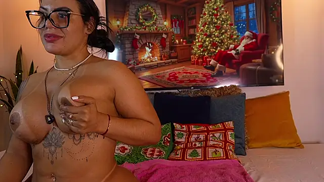 Snapshot of anyiled_hot chatting on 12-21-24, 08:18 anyiled hot online show from 12-21-24, 08:18