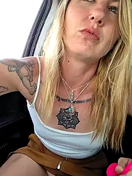 SheIsSomething online show from 04-20-26, 11:06