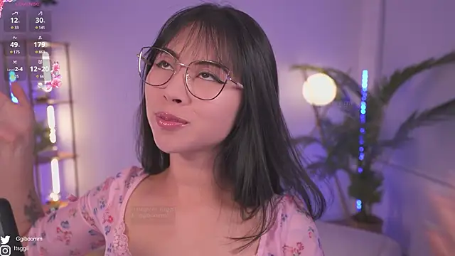 Snapshot of Gigi_ohlala chatting on 01-12-25, 03:07 Gigi ohlala online show from 01-12-25, 03:07