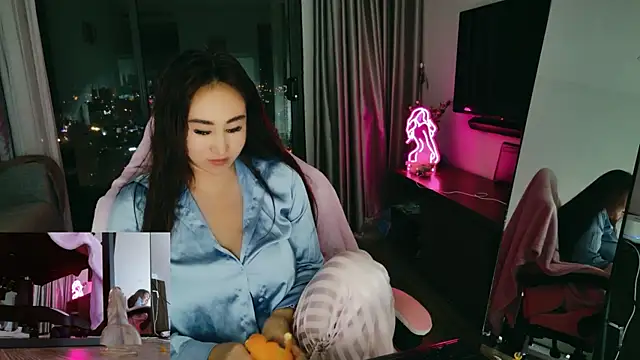 AsianQueens online show from 12-21-25, 02:57