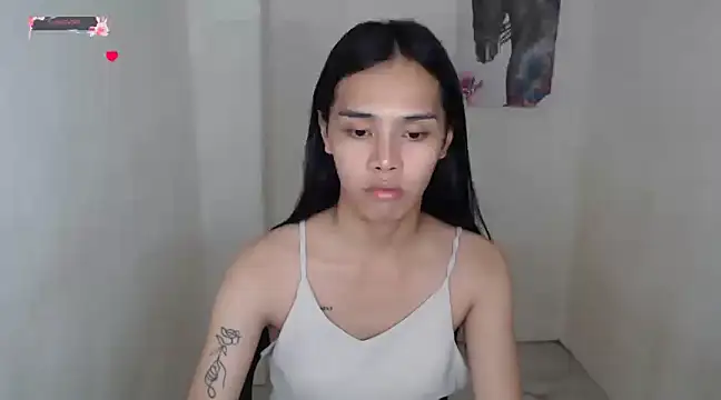 Snapshot of shecutie69 chatting on 03-06-25, 02:18 shecutie69 online show from 03-06-25, 02:18