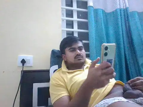 Snapshot of therahulcam chatting on 11-09-25, 06:17 therahulcam online show from 11-09-25, 06:17