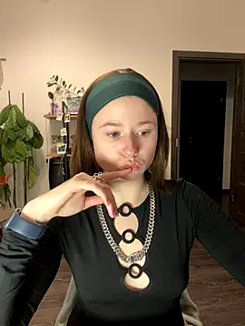Snapshot of sweetest_pie chatting on 12-05-24, 04:34 sweetest pie online show from 12-05-24, 04:34
