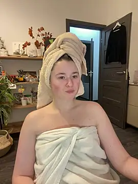 Snapshot of sweetest_pie chatting on 02-27-25, 12:21 sweetest pie online show from 02-27-25, 12:21