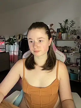 Snapshot of sweetest_pie chatting on 10-04-25, 04:49 sweetest pie online show from 10-04-25, 04:49