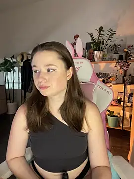 Snapshot of sweetest_pie chatting on 10-16-25, 05:25 sweetest pie online show from 10-16-25, 05:25