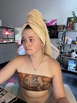 sweetest pie online show from 07-19-26, 04:11