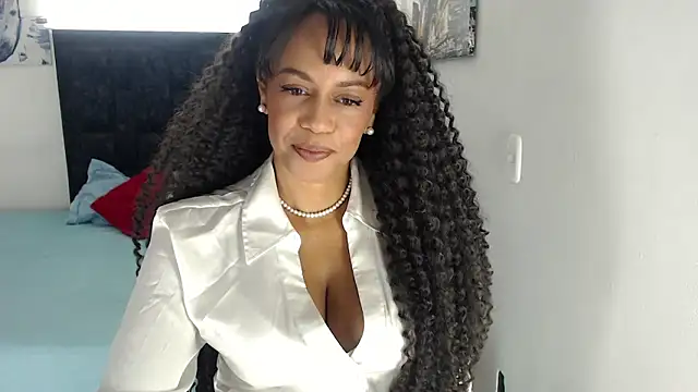 Snapshot of yeli_xxx chatting on 06-11-26, 07:23 yeli xxx online show from 06-11-26, 07:23