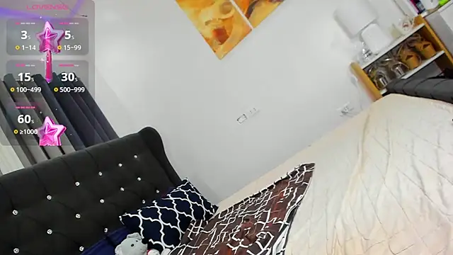 Divine   Eloeura online show from 02-25-25, 06:42