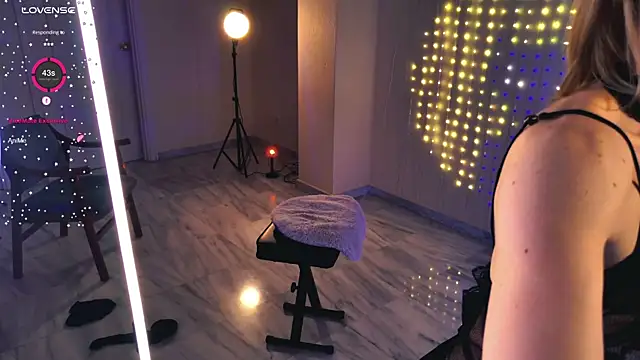 Arielle  03 online show from 05-17-26, 01:47