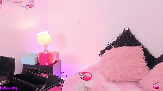 SophieRossi online show from 11-20-25, 04:23