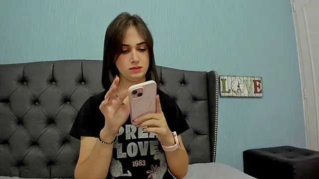 Snapshot of AndreaStivens chatting on 03-12-25, 06:33 AndreaStivens online show from 03-12-25, 06:33