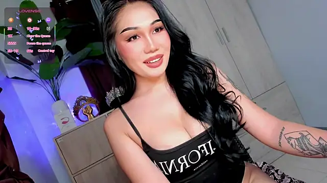 Snapshot of Icon1c_LiLy chatting on 05-10-26, 08:19 Icon1c LiLy online show from 05-10-26, 08:19