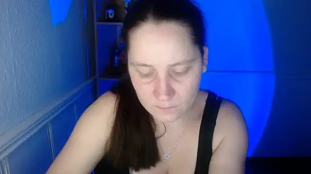 JosieJun  online show from 10-15-25, 06:41