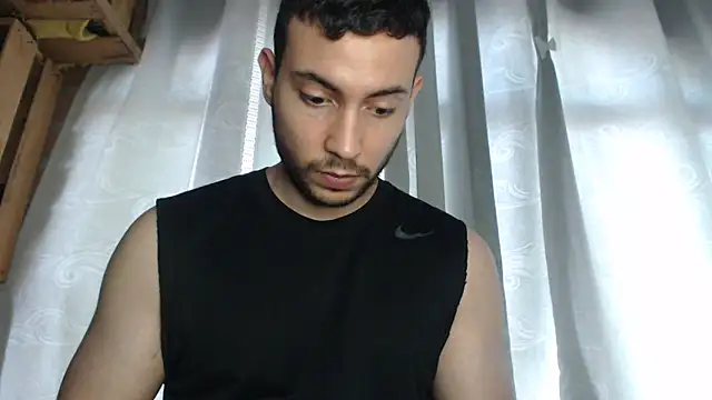 Snapshot of Armando_2002 chatting on 02-27-25, 04:53 Armando 2002 online show from 02-27-25, 04:53