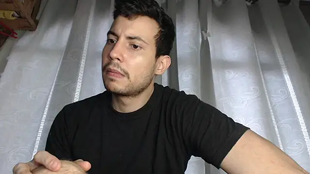 Snapshot of Armando_2002 chatting on 03-22-25, 04:26 Armando 2002 online show from 03-22-25, 04:26