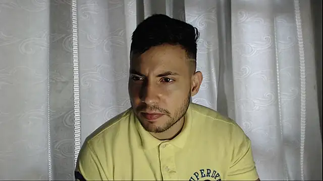 Snapshot of Armando_2002 chatting on 09-19-25, 04:18 Armando 2002 online show from 09-19-25, 04:18