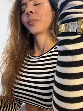 Snapshot of RouseColins chatting on 09-12-25, 06:19 RouseColins online show from 09-12-25, 06:19