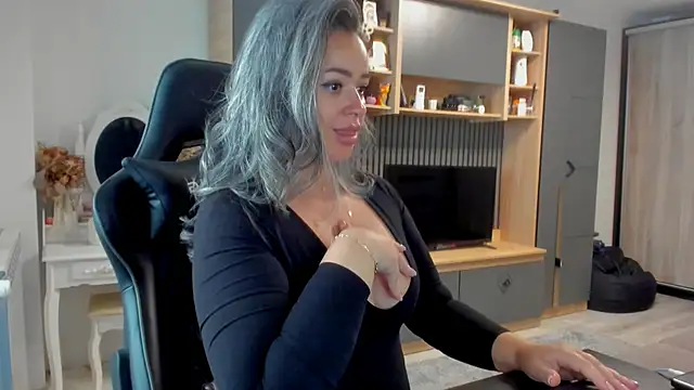 Claire95  online show from 07-25-26, 06:44