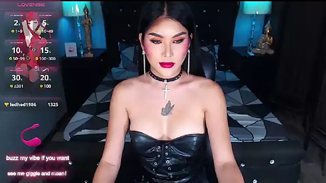 Snapshot of BigCockGODDESS chatting on 03-03-25, 01:09 BigCockGODDESS online show from 03-03-25, 01:09