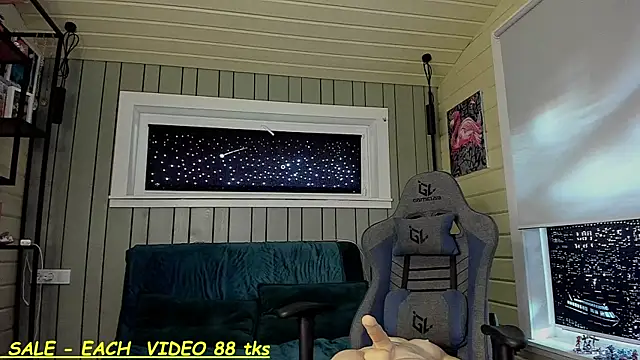 Snapshot of SandyChris chatting on 09-28-25, 09:25 SandyChris online show from 09-28-25, 09:25