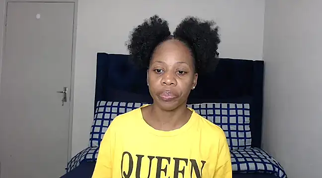 Snapshot of QUEENMANDYY chatting on 03-03-25, 02:15 QUEENMANDYY online show from 03-03-25, 02:15