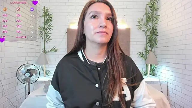 Snapshot of miataylorr1 chatting on 02-03-25, 11:53 miataylorr1 online show from 02-03-25, 11:53