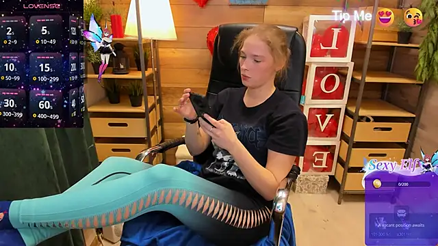Snapshot of _fiona_Love chatting on 03-02-25, 10:05  fiona Love online show from 03-02-25, 10:05