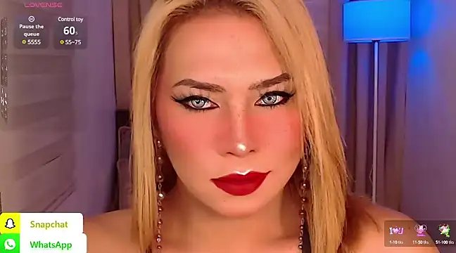 Snapshot of QUEEN_GIAMOORE69 chatting on 12-12-24, 09:58 QUEEN GIAMOORE69 online show from 12-12-24, 09:58