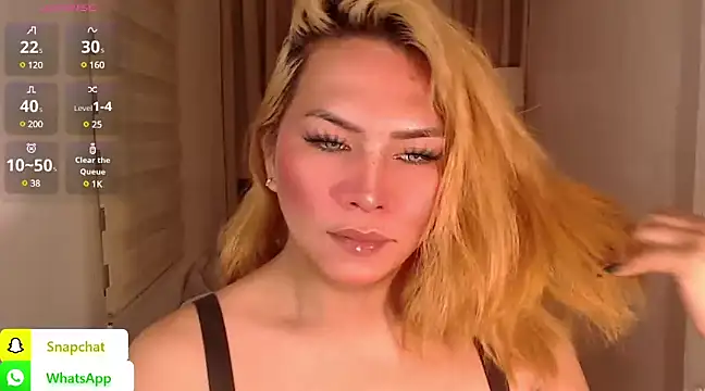 Snapshot of QUEEN_GIAMOORE69 chatting on 12-27-24, 12:39 QUEEN GIAMOORE69 online show from 12-27-24, 12:39