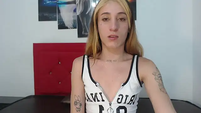 Snapshot of andreahhill chatting on 04-21-26, 04:19 andreahhill online show from 04-21-26, 04:19