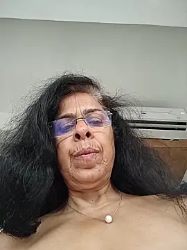 Susannemilf online show from 03-10-26, 04:17