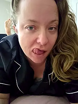 julimonroe online show from 03-17-25, 05:34