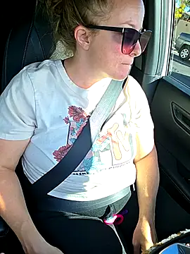 julimonroe online show from 09-29-25, 04:12