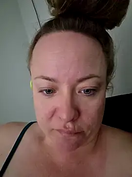 julimonroe online show from 03-27-26, 01:22