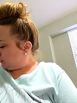 julimonroe online show from 04-10-26, 01:11