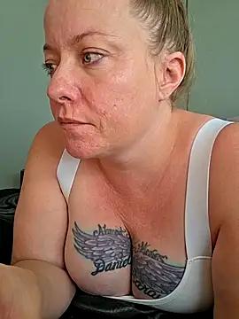 julimonroe online show from 04-15-26, 05:09