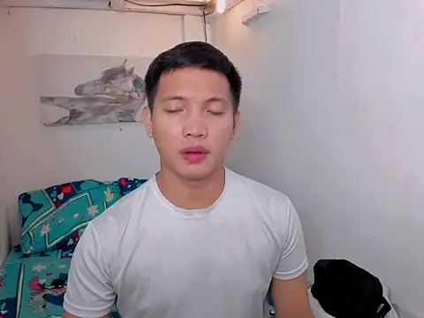 xSebastian19 online show from 12-15-25, 10:25