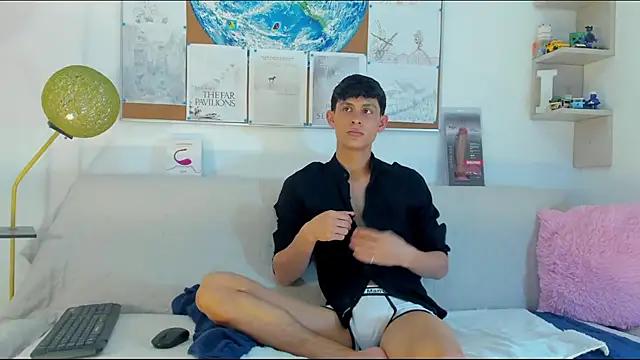 Snapshot of logan_thomas chatting on 05-15-26, 08:38 logan thomas online show from 05-15-26, 08:38