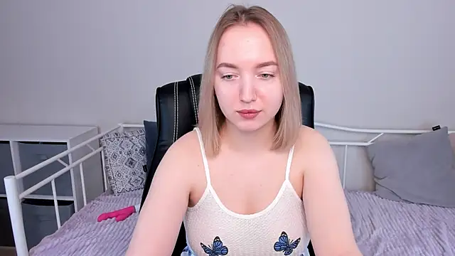 Shy AnnaCutie online show from 02-17-25, 05:36