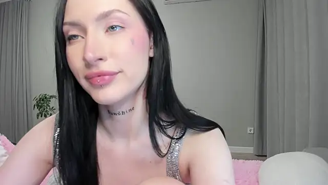 Snapshot of JenniferQueen11 chatting on 09-13-25, 02:17 JenniferQueen11 online show from 09-13-25, 02:17