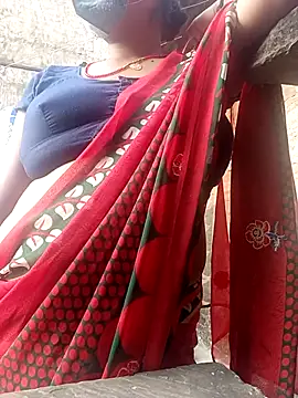 Snapshot of Lattika-Bhabhi chatting on 09-11-25, 11:43 Lattika-Bhabhi online show from 09-11-25, 11:43